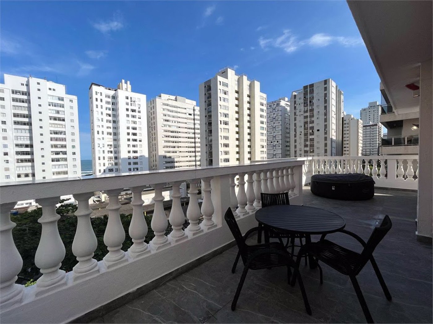 Apartamento Residencial à venda, Centro, Guarujá - AP0133.