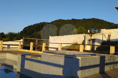 Chácara à venda com 3 quartos, sendo 1 suíte,  em Botujuru, Mogi das Cruzes, SP