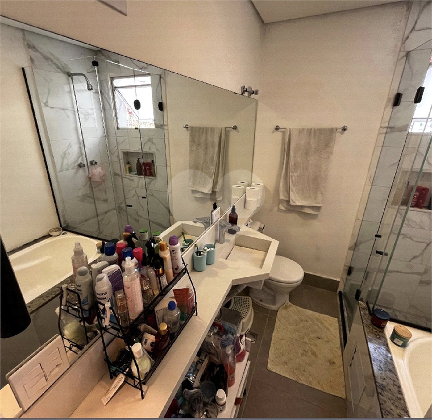 Casa à venda com 3 suítes no condomínio Barbará IV, São Paulo - SP