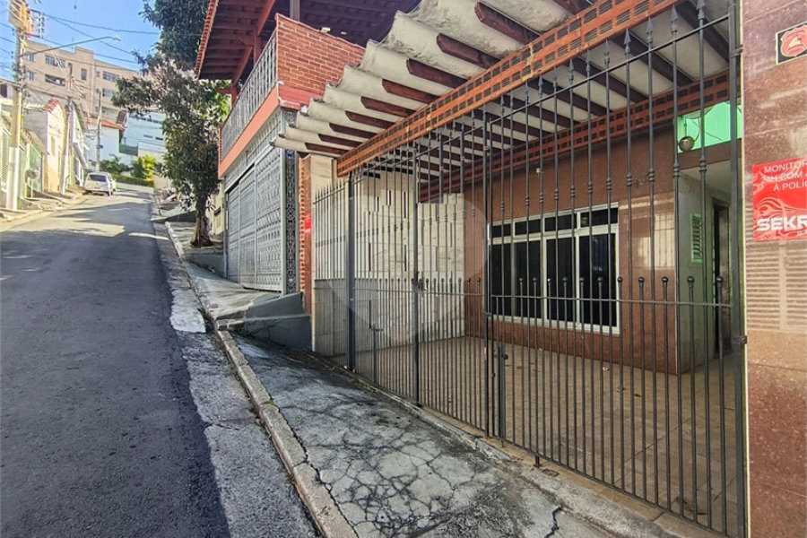 Sobrado à venda com 3 quartos em Chora Menino, São Paulo, SP