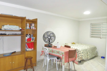 Casa à venda com 6 quartos, sendo 2 suítes,  em Vila Universitária, São Paulo, SP
