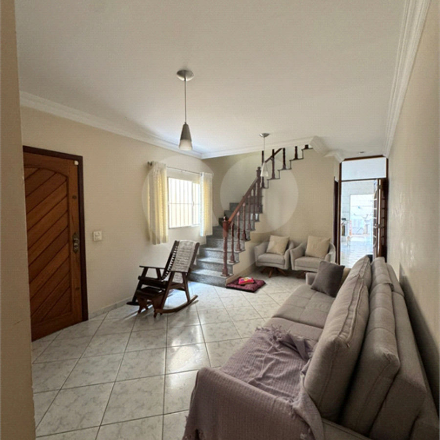 Casa à venda com 3 quartos, sendo 1 suíte, em Vila Constança, São Paulo, SP