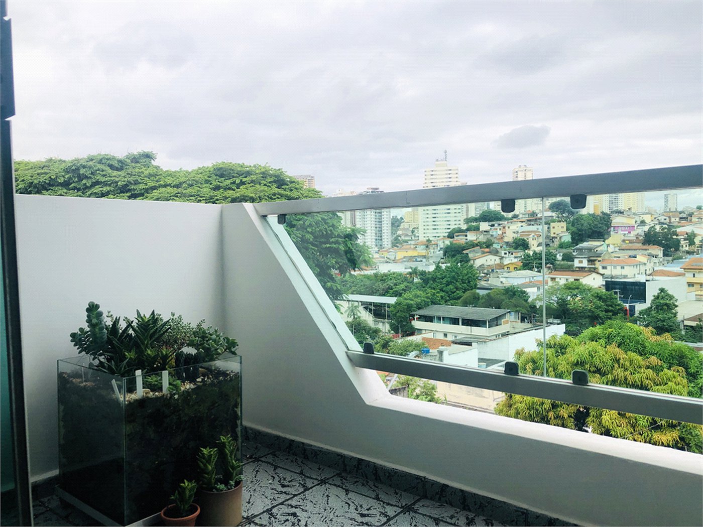 Sobrado à venda com 3 quartos, sendo 1 suíte, em Vila Romero, São Paulo, SP