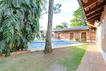 Casa Térrea à venda com 5 quartos, sendo 2 suítes, em Alto da Boa Vista, São Paulo, SP