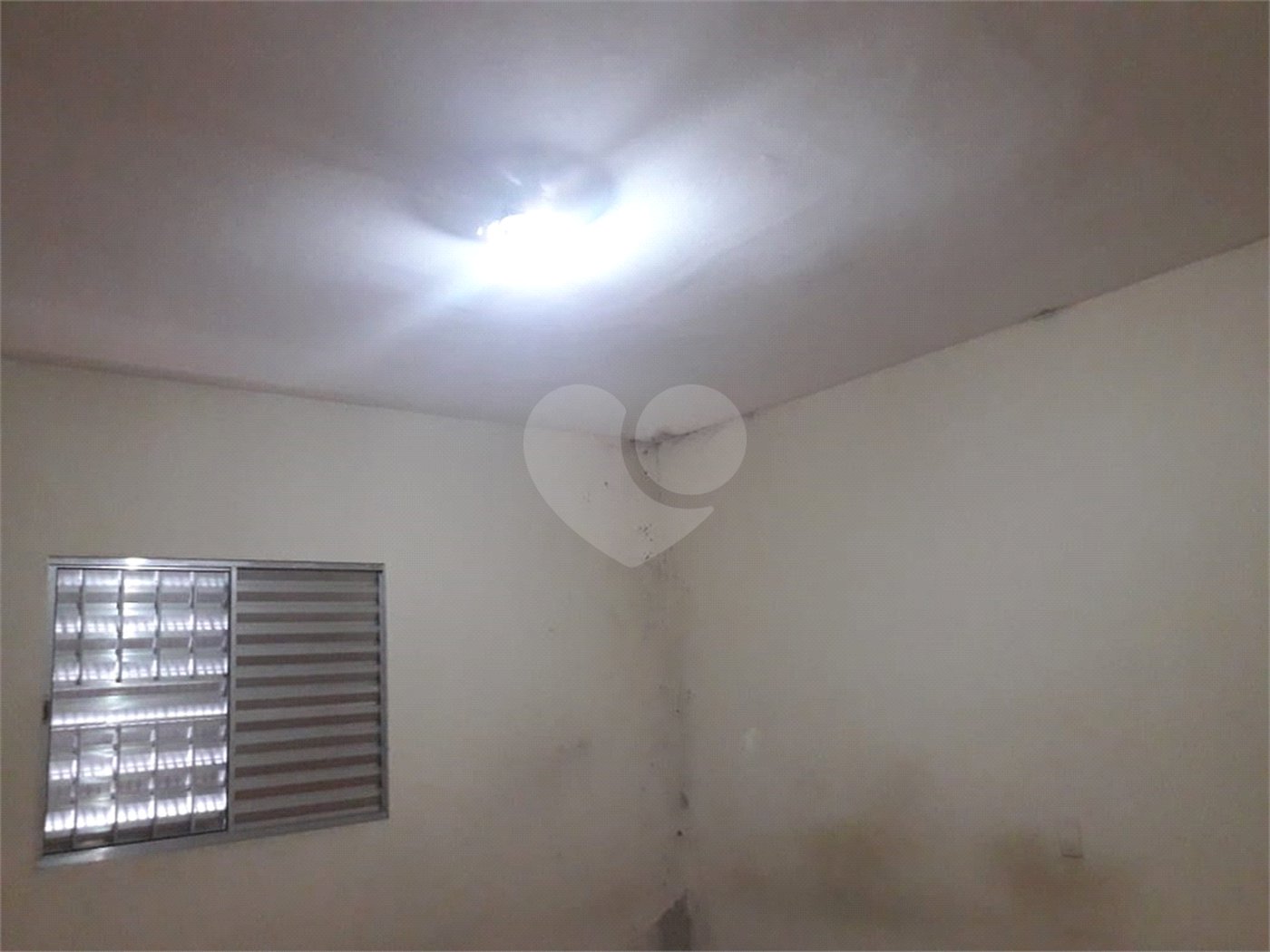 Casa Térrea à venda com 4 quartos, sendo 1 suíte, em Vila Constança, São Paulo, SP