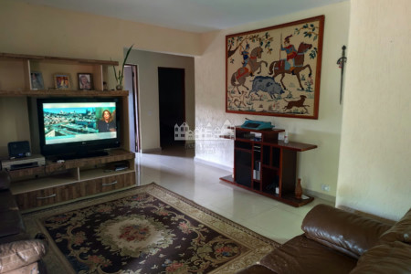 Chácara à venda com 3 quartos, sendo 1 suíte, em San Fernando Valley, Atibaia, SP