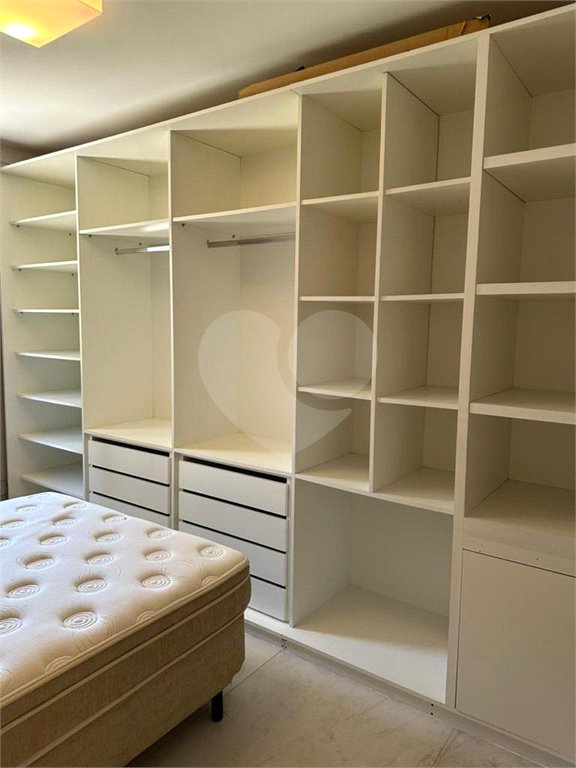 Apartamento à venda com 3 quartos, sendo 1 suíte, em Pompéia, São Paulo, SP