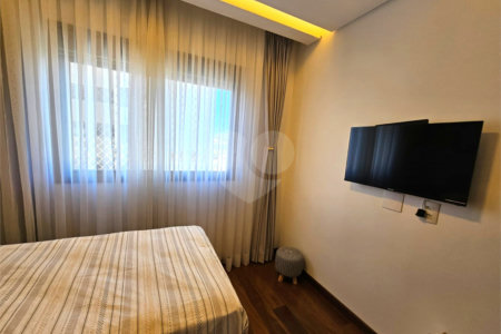 Apartamento à venda com 3 quartos, sendo 1 suíte, em Chácara Santo Antônio, São Paulo, SP