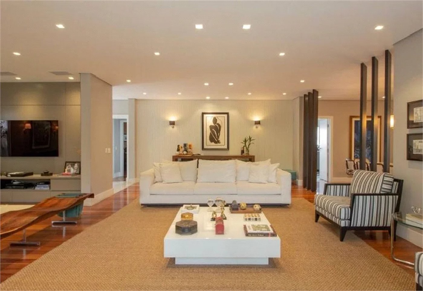 Casa à venda com 4 suítes no condomínio Outeiro, São Paulo - SP
