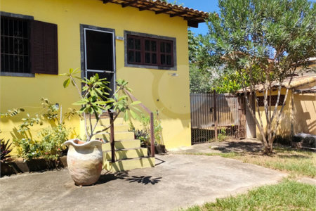 Casa à venda com 4 quartos, sendo 1 suíte, em Praia Rasa, Armação dos Búzios, RJ
