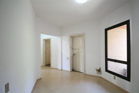 Apartamento à venda com 3 suítes em Vila Suzana, São Paulo, SP