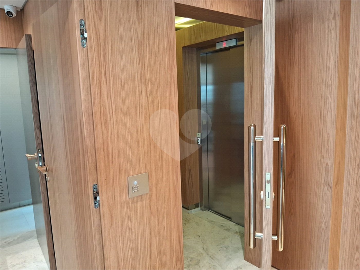 Apartamento à venda com 3 suítes em Moema, São Paulo, SP