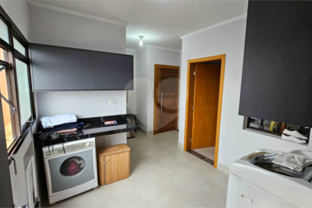 Apartamento à venda com 3 quartos, sendo 1 suíte,  no Centro, Suzano, SP