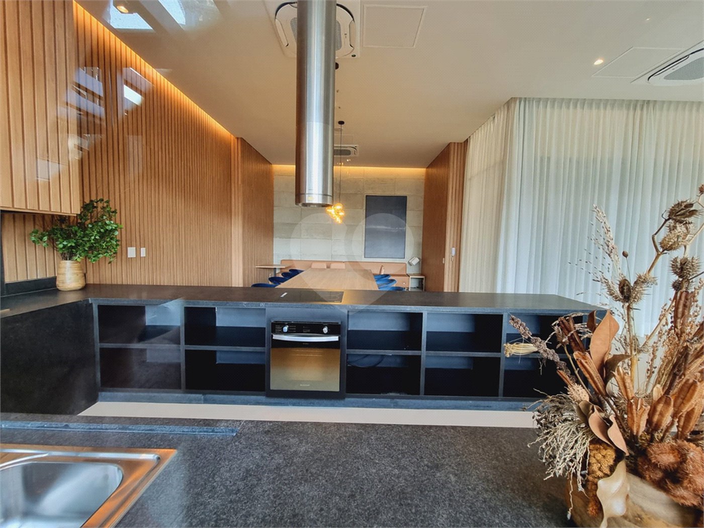 Apartamento à venda ou para alugar com 3 quartos, sendo 1 suíte, em Jardim das Acácias, São Paulo, SP