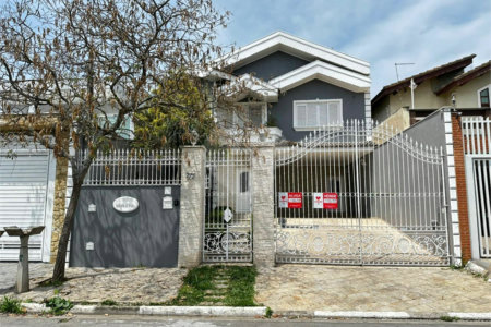 Sobrado à venda com 4 quartos, sendo 3 suítes,  em Vila Áurea, Poá, SP