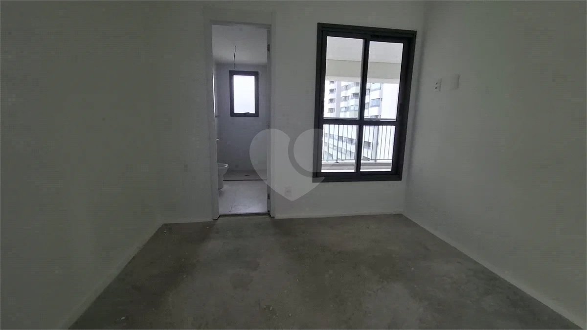 Apartamento à venda com 3 suítes em Vila Pirajussara, São Paulo, SP