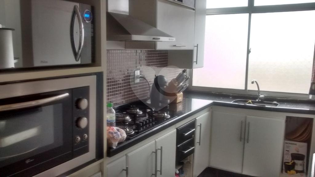 Cobertura de 3 dormitórios,1 suíte,,quintal ótima localização