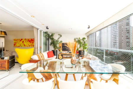 Apartamento de Alto Padrão no Campo Belo para venda com porteira fechada, com 4 dormitórios suítes e 4 vagas com lazer de club.