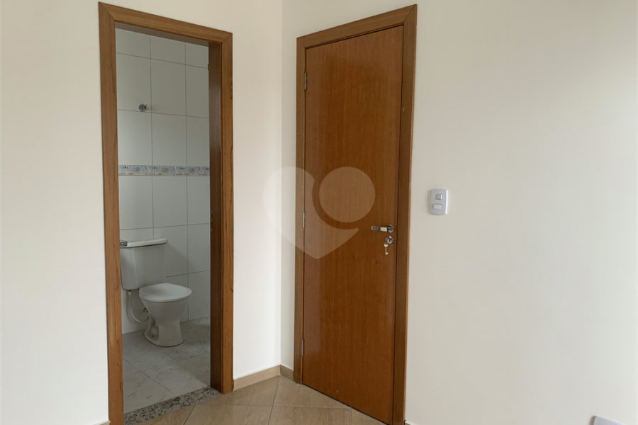 Casa à venda com 2 suítes no condomínio Residencial Pitangueiras, São Paulo - SP