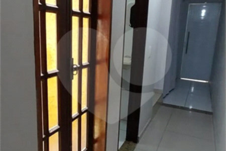 Sobrado à venda com 3 quartos, sendo 1 suíte,  em Jardim Regis, São Paulo, SP