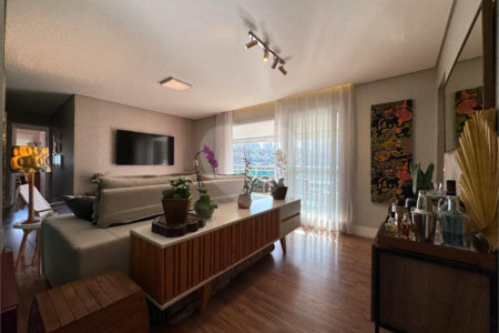 Apartamento à venda com 3 quartos, sendo 1 suíte, em Jardim Caravelas, São Paulo, SP