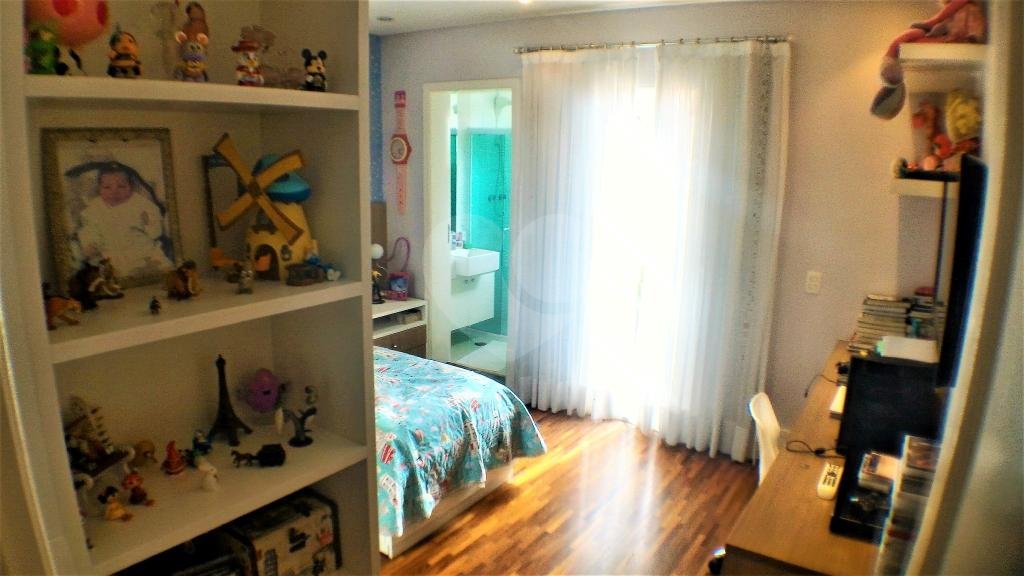 Casa à venda com 5 suítes no condomínio Travessa Tenente Ariston de Oliveira,4, São Paulo - SP