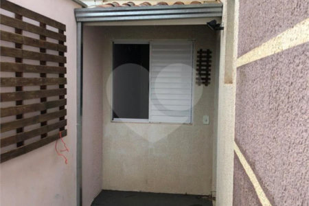 Casa térrea no Condomínio Moradas II .
