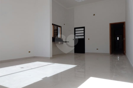 Casa Térrea à venda com 3 quartos, sendo 1 suíte, em Jardim dos Pinheiros, Atibaia, SP
