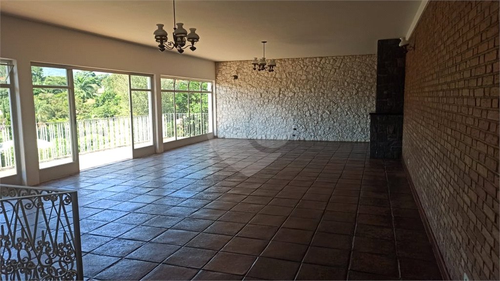 Casa à venda com 4 quartos, sendo 1 suíte, em Vila Santista, Atibaia, SP