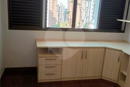 Apartamento à venda ou para alugar com 4 quartos, sendo 1 suíte,  em Vila Andrade, São Paulo, SP
