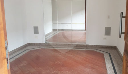 Casa à venda com 2 quartos, sendo 1 suíte,  no condomínio Flamboyant, São Paulo - SP