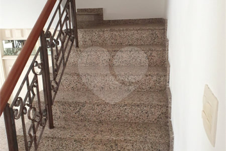 Casa à venda com 2 quartos, sendo 1 suíte,  no condomínio Flamboyant, São Paulo - SP