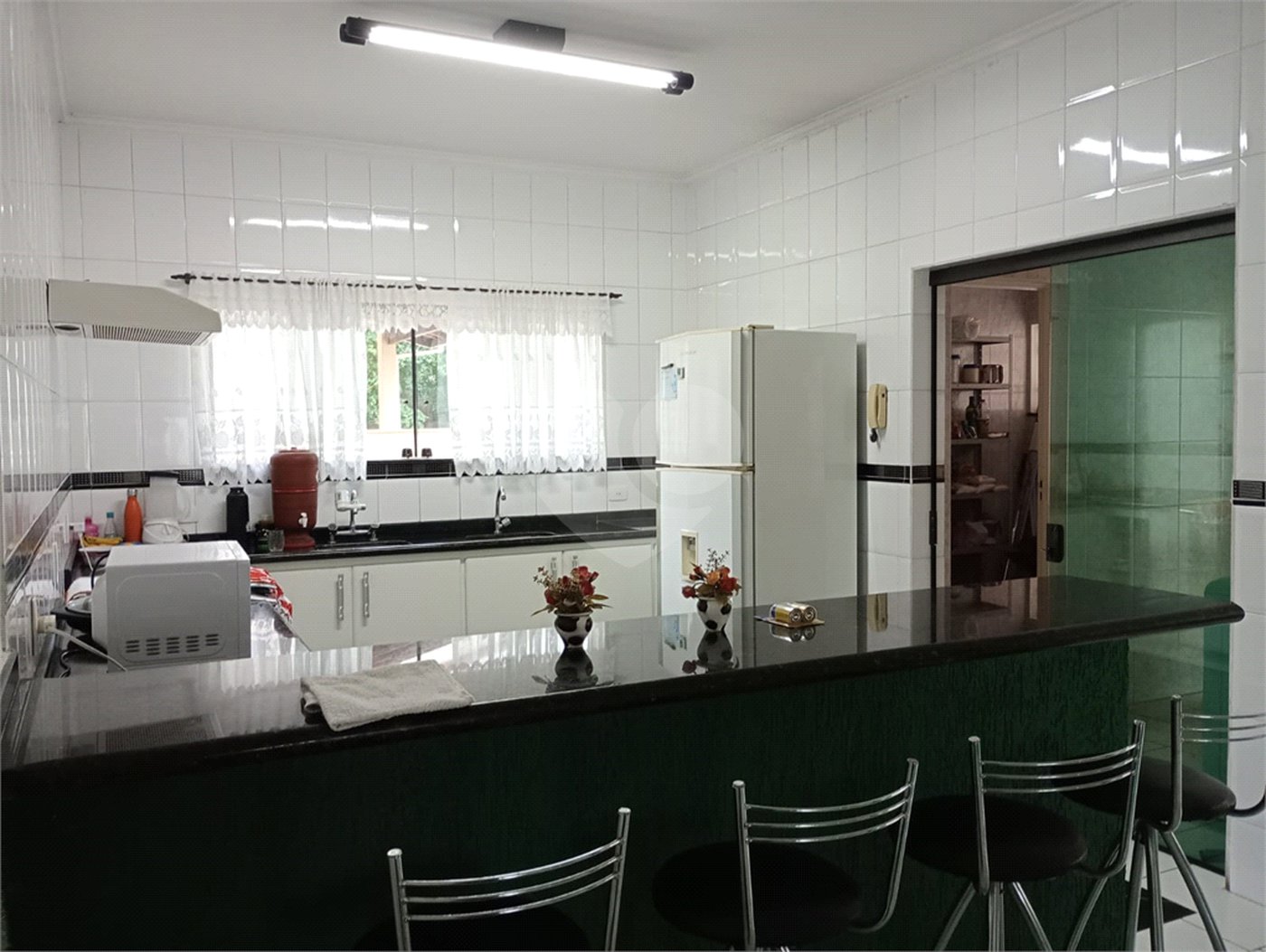 Sobrado à venda com 4 quartos, sendo 1 suíte,  em Vila Suissa, Mogi das Cruzes, SP
