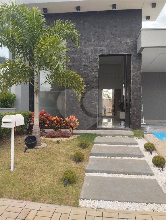Casa para alugar com 3 quartos, sendo 1 suíte, no condomínio Residencial Reserva do Campo, Araraquara - SP
