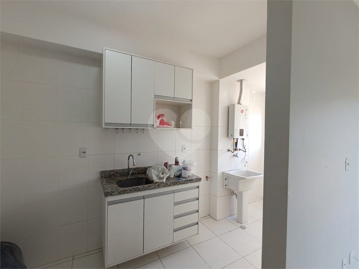 Apartamento à venda com 2 quartos, sendo 1 suíte,  em Bairro do Cambará, São Roque, SP