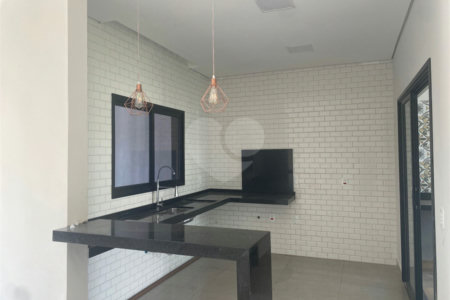Casa à venda com 3 suítes no condomínio Condomíno Helena Maria, Sorocaba - SP