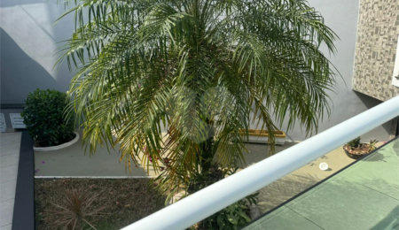 Sobrado à venda com 5 quartos, sendo 3 suítes,  em Vila Nivi, São Paulo, SP