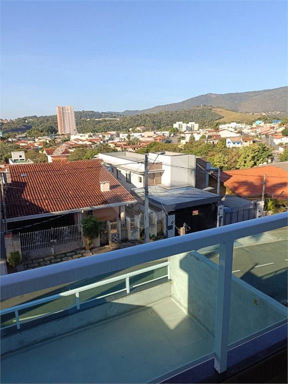 Sobrado à venda com 3 quartos, sendo 1 suíte, em Jardim do Lago, Atibaia, SP