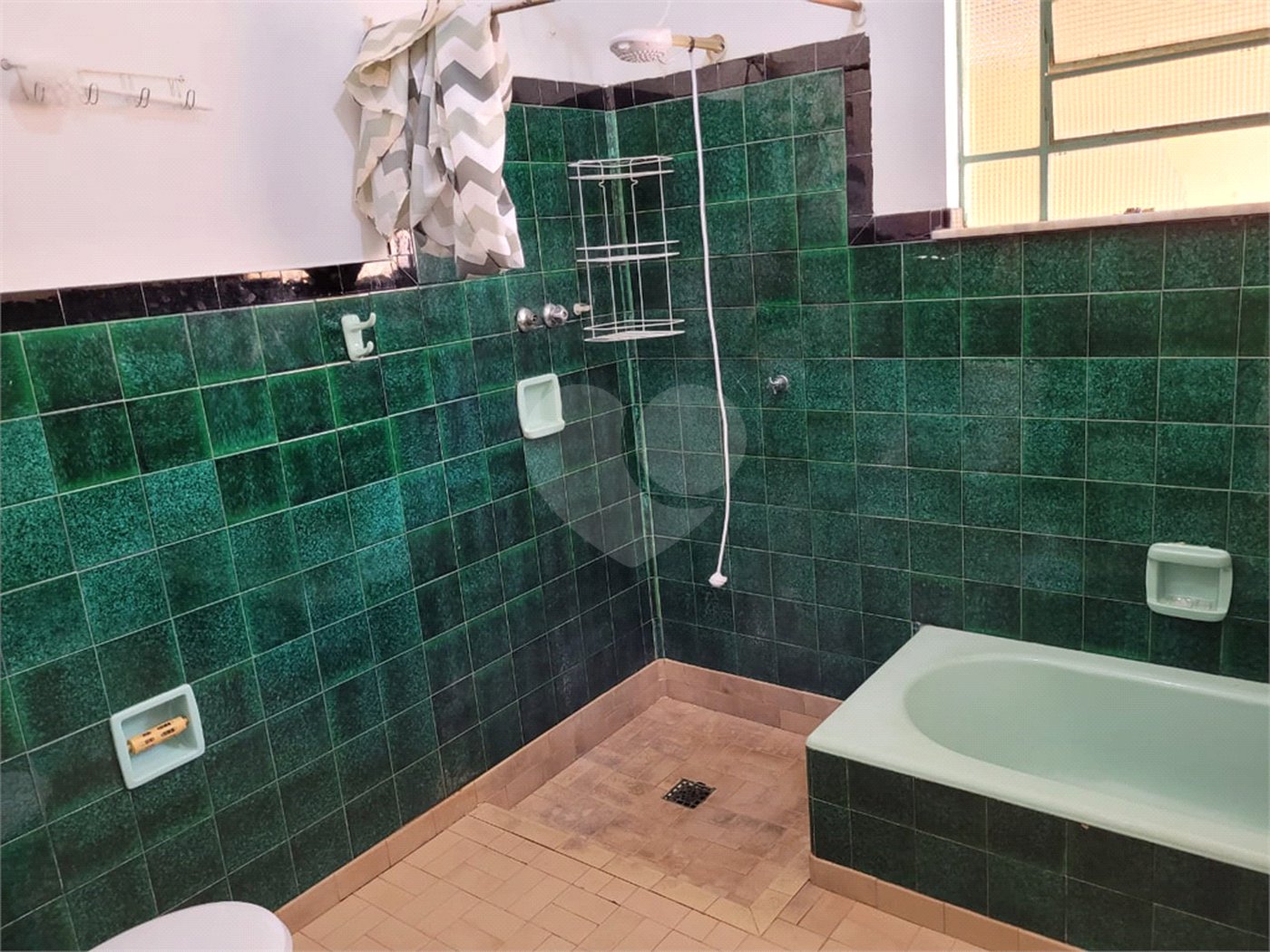 Casa Térrea com 3 dormitórios.