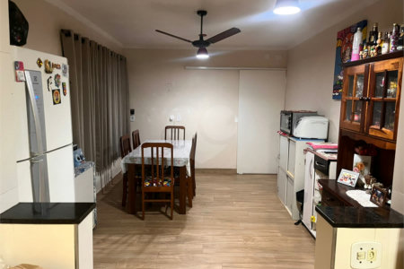 Sobrado à venda com 4 quartos, sendo 1 suíte, em Vila Antonieta, São Paulo, SP