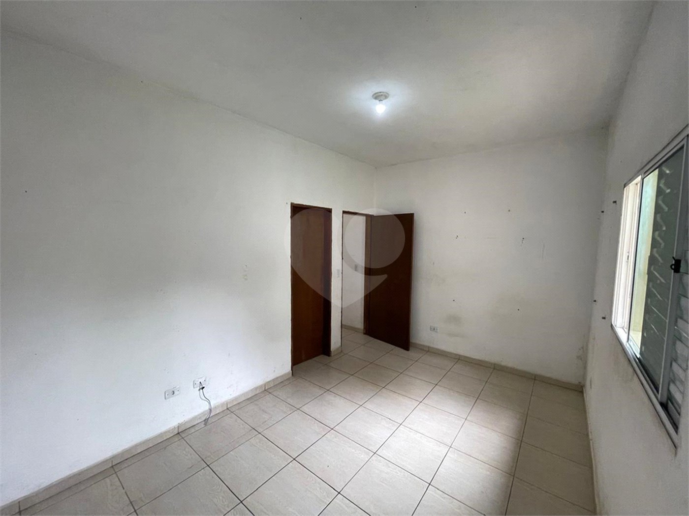 Sobrado à venda com 2 quartos, sendo 1 suíte, em Loteamento Jardim do Sol (mailasqui), São Roque, SP