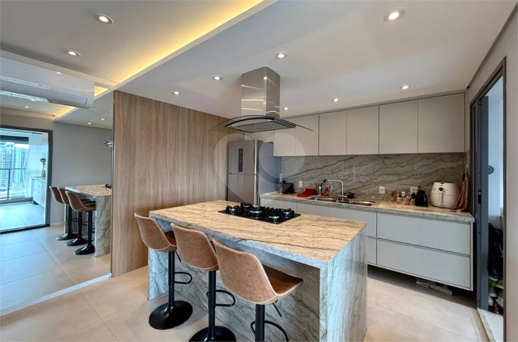 Apartamento à venda com 3 suítes em Santo Amaro, São Paulo, SP
