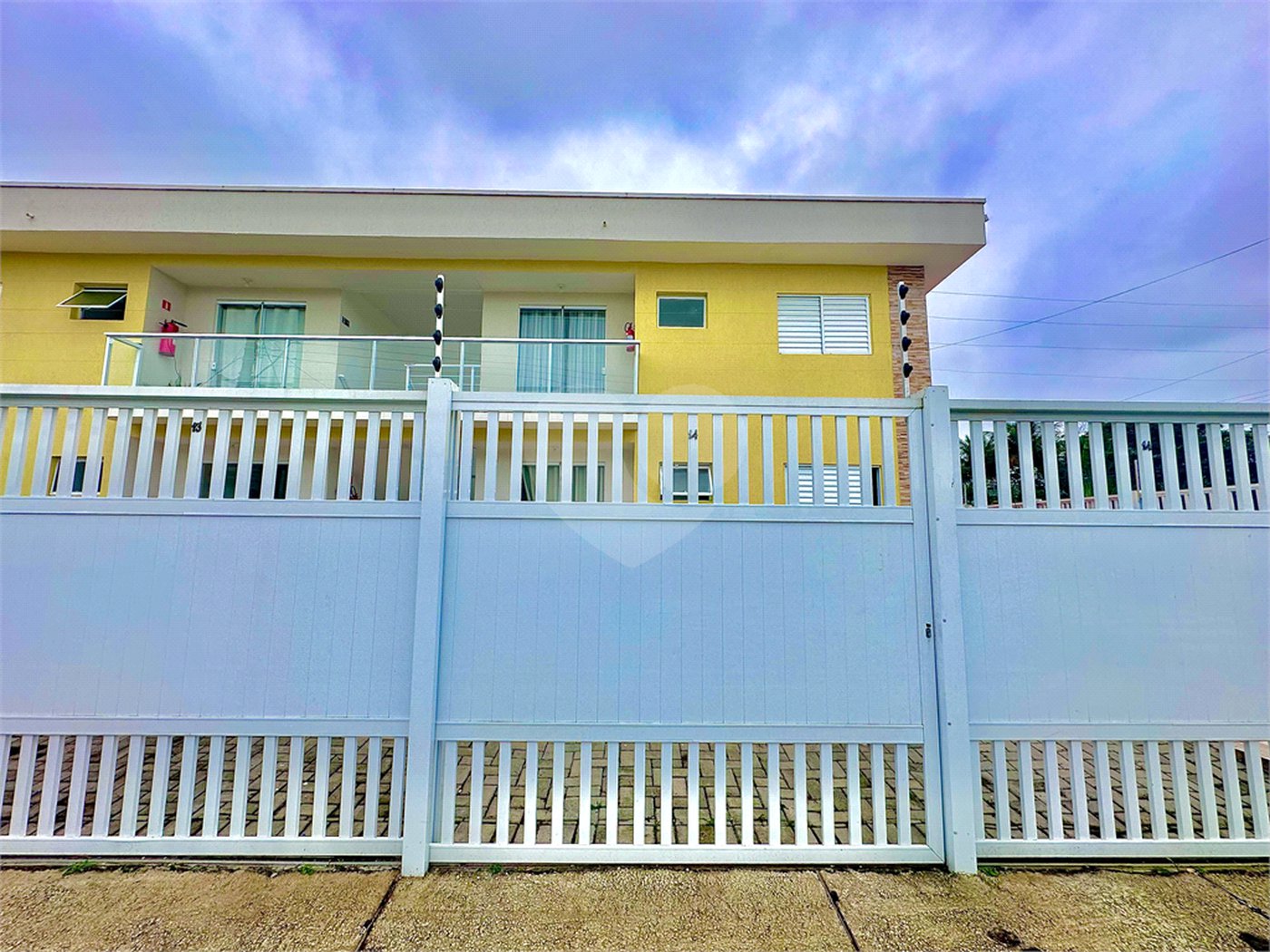 Apartamento à venda ou para alugar com 2 quartos, sendo 1 suíte, em Vista Linda, Bertioga, SP