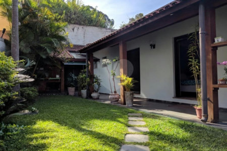 Sobrado à venda ou para alugar com 5 quartos, sendo 3 suítes, em Jardim Marajoara, São Paulo, SP
