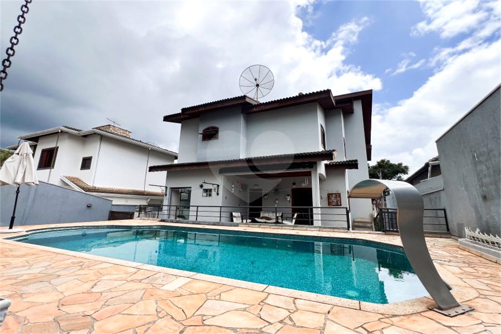Casa à venda com 4 quartos, sendo 2 suítes,  no condomínio Villaggio Capriccio, Louveira - SP