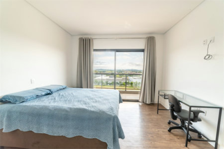 Casa à venda com 4 quartos, sendo 1 suíte, no condomínio Residencial Pinheiros do Lago, Alambari - SP