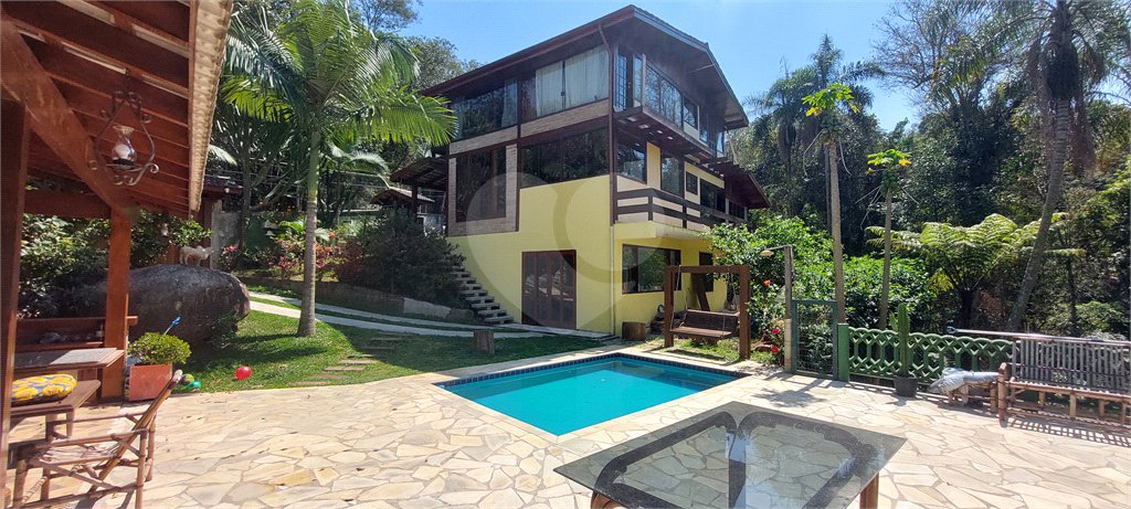 Condomínio à venda com 4 quartos, sendo 2 suítes,  em Caraguatá, Mairiporã, SP