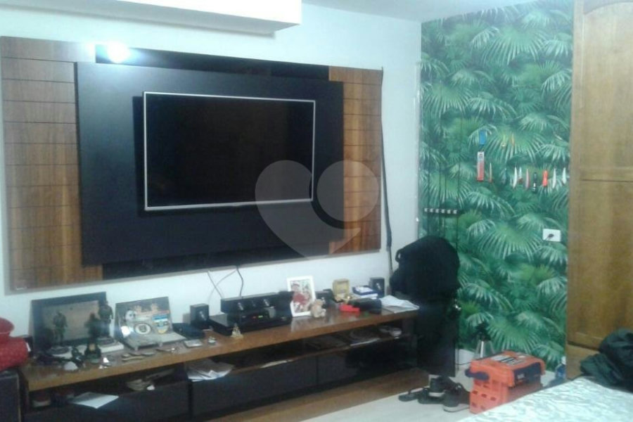 Sobrado à venda com 4 quartos, sendo 3 suítes, em Jardim Virginia Bianca, São Paulo, SP