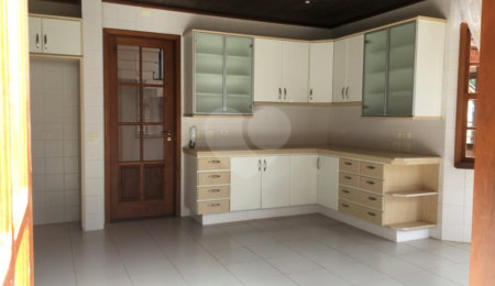 Casa à venda com 5 quartos, sendo 4 suítes,  no condomínio Cantareira, Mairiporã - SP