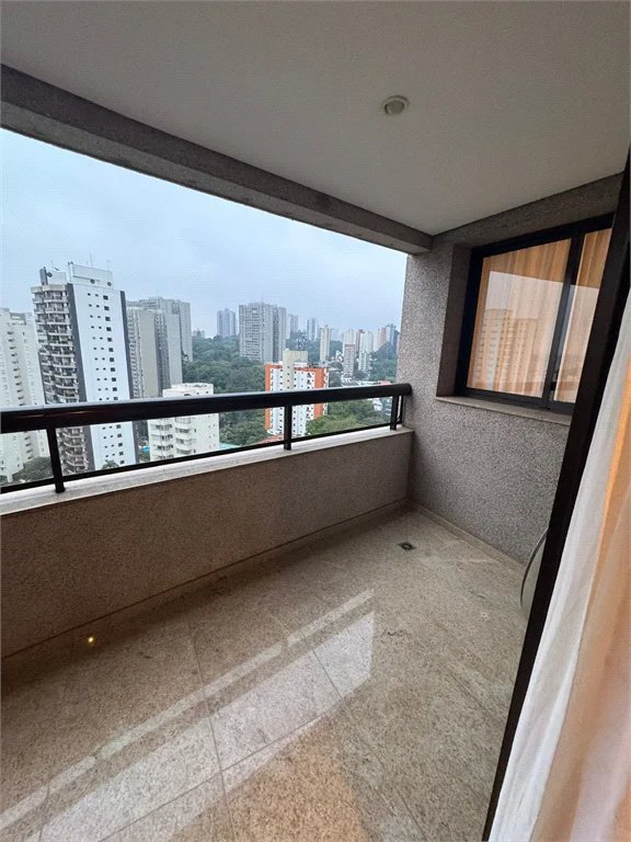 Apartamento à venda com 3 suítes em Vila Suzana, São Paulo, SP